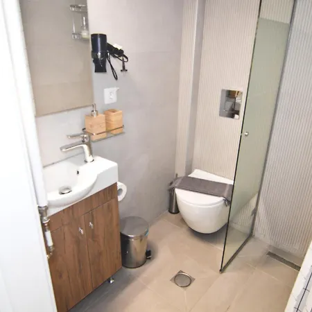 Delux Allure شقة *